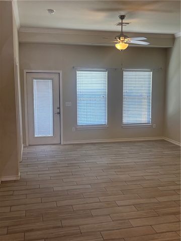 921 Moore Ave, Portland, TX 78374