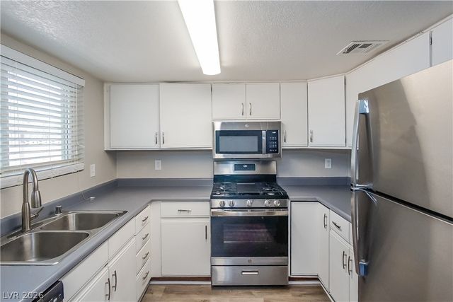 910 Clipper Drive, Henderson, NV 89015