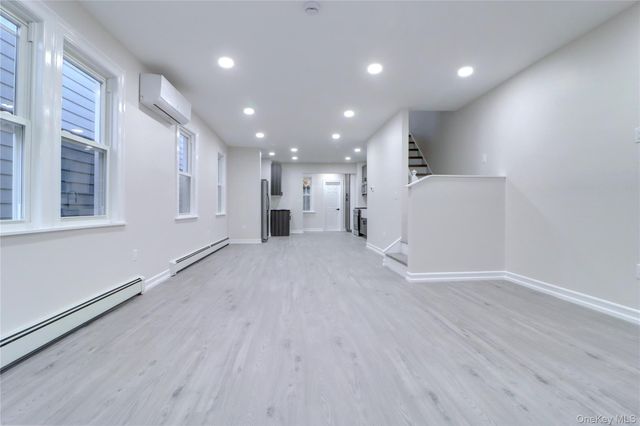 6532 80 Avenue, Glendale, NY 11385