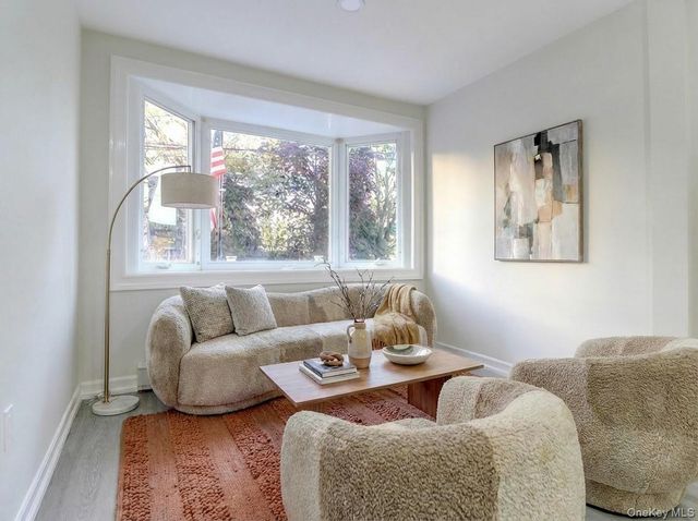 6532 80 Avenue, Glendale, NY 11385