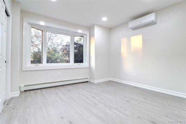 6532 80 Avenue, Glendale, NY 11385