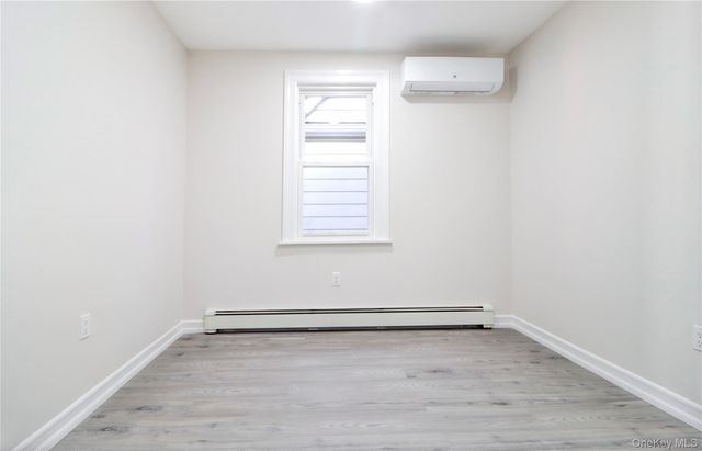 6532 80 Avenue, Glendale, NY 11385