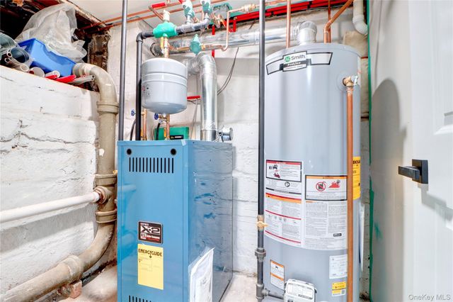 6532 80 Avenue, Glendale, NY 11385