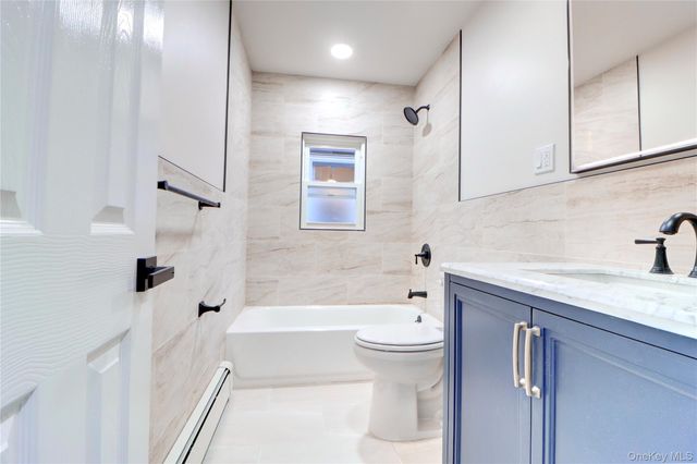 6532 80 Avenue, Glendale, NY 11385