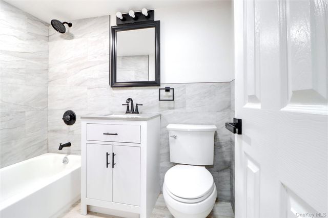 6532 80 Avenue, Glendale, NY 11385