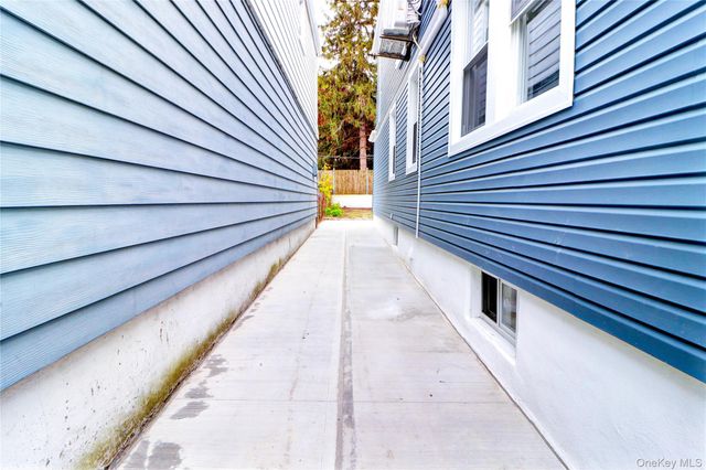 6532 80 Avenue, Glendale, NY 11385