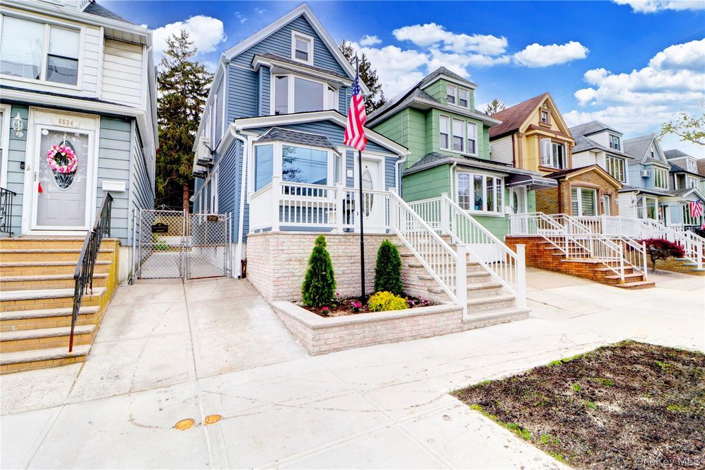 6532 80 Avenue, Glendale, NY 11385