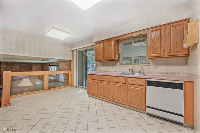 7234 Raynham Drive, Bedford Heights, OH 44146