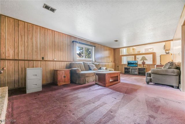 7234 Raynham Drive, Bedford Heights, OH 44146