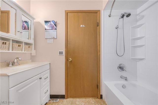 7234 Raynham Drive, Bedford Heights, OH 44146