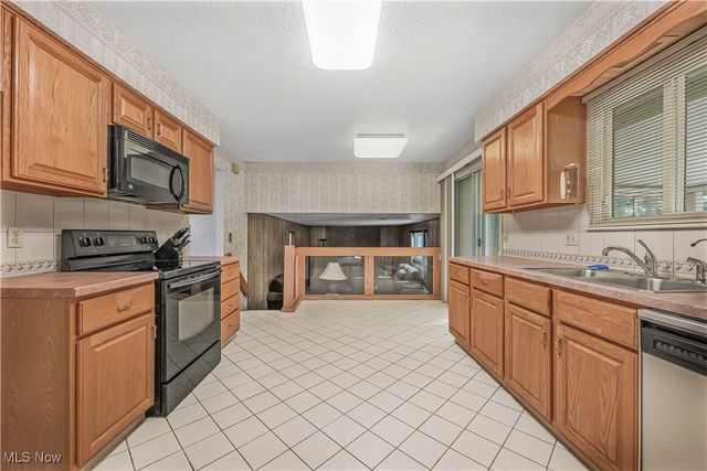 7234 Raynham Drive, Bedford Heights, OH 44146