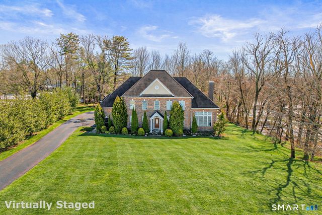 15 Squire Court, Trumbull, CT 06611