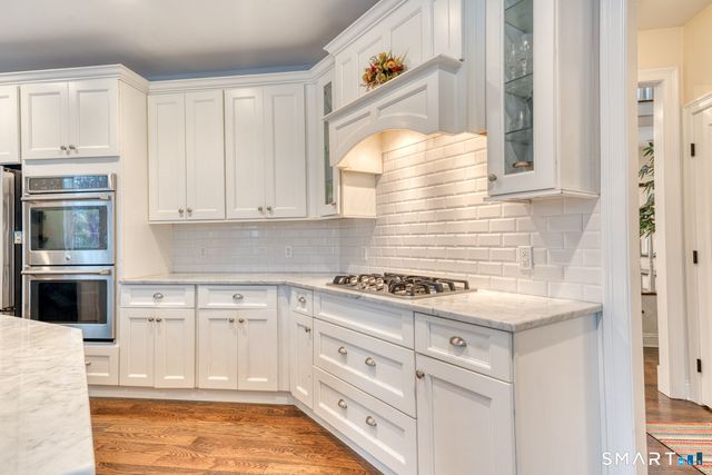 15 Squire Court, Trumbull, CT 06611