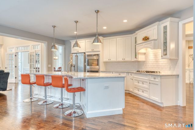 15 Squire Court, Trumbull, CT 06611