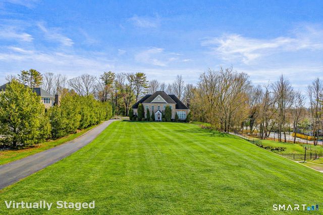 15 Squire Court, Trumbull, CT 06611