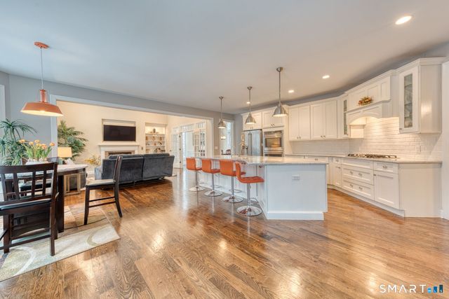 15 Squire Court, Trumbull, CT 06611