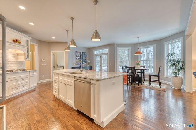 15 Squire Court, Trumbull, CT 06611