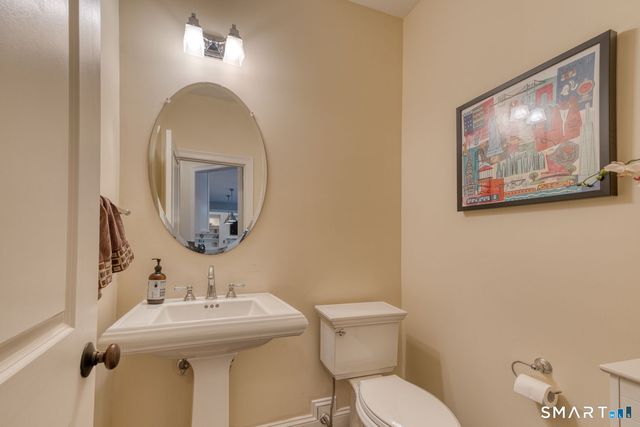 15 Squire Court, Trumbull, CT 06611