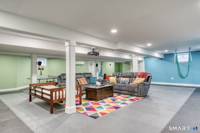 15 Squire Court, Trumbull, CT 06611