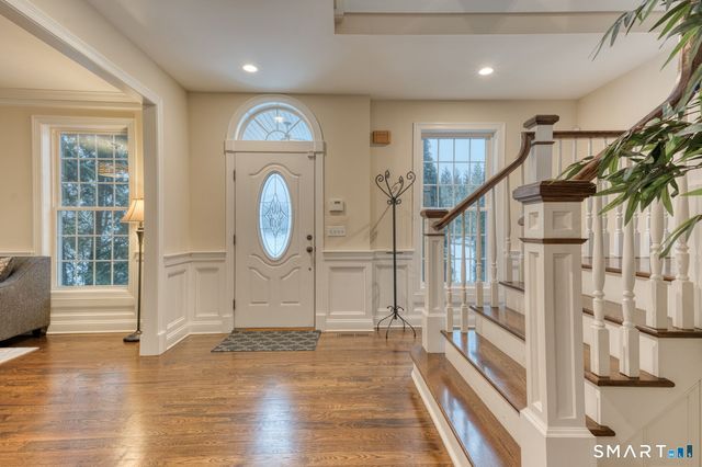 15 Squire Court, Trumbull, CT 06611