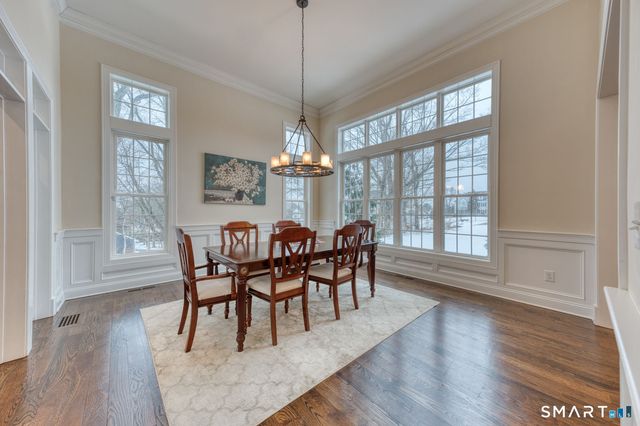 15 Squire Court, Trumbull, CT 06611