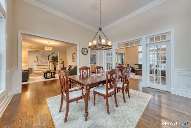 15 Squire Court, Trumbull, CT 06611