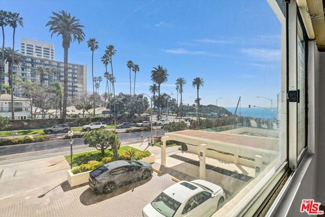 101 California Avenue 206, Santa Monica, CA 90403