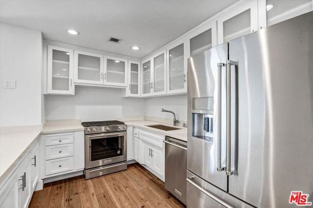 101 California Avenue 206, Santa Monica, CA 90403