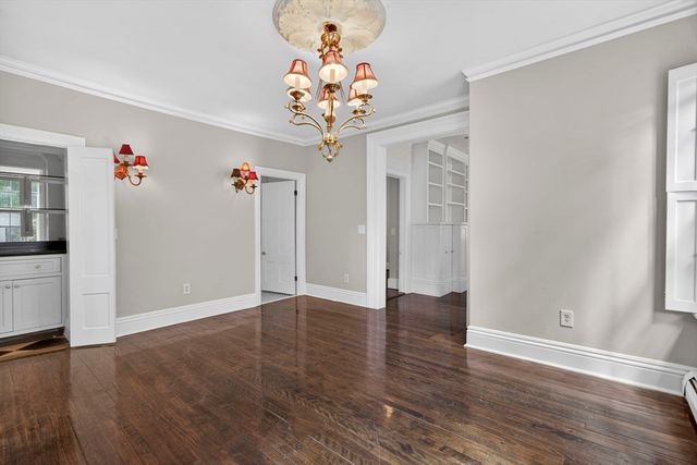 12 Crown St., Worcester, MA 01609