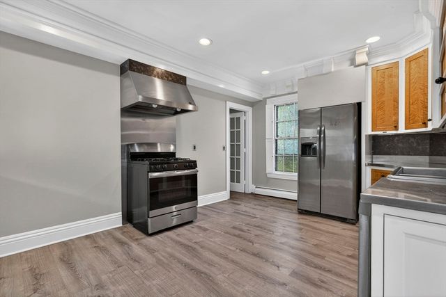 12 Crown St., Worcester, MA 01609