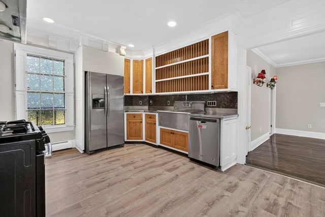 12 Crown St., Worcester, MA 01609