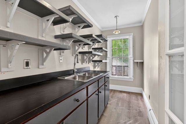 12 Crown St., Worcester, MA 01609