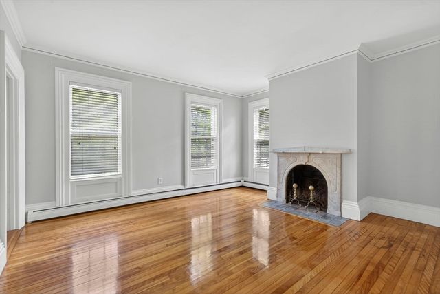 12 Crown St., Worcester, MA 01609