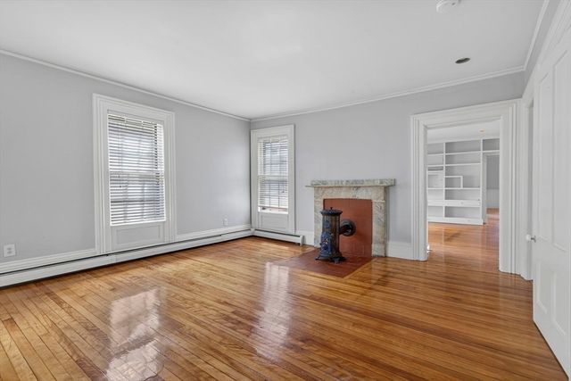 12 Crown St., Worcester, MA 01609