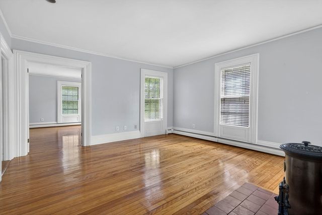 12 Crown St., Worcester, MA 01609