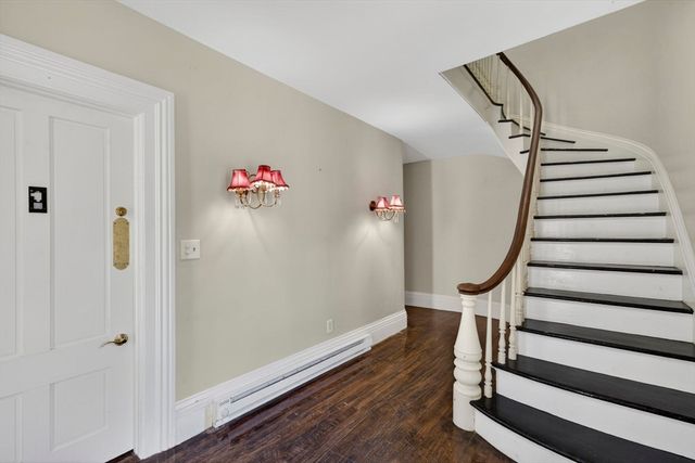 12 Crown St., Worcester, MA 01609