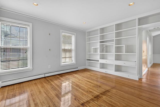 12 Crown St., Worcester, MA 01609