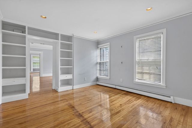 12 Crown St., Worcester, MA 01609