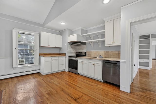 12 Crown St., Worcester, MA 01609