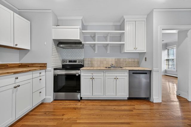 12 Crown St., Worcester, MA 01609