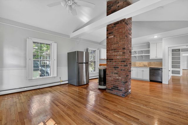 12 Crown St., Worcester, MA 01609