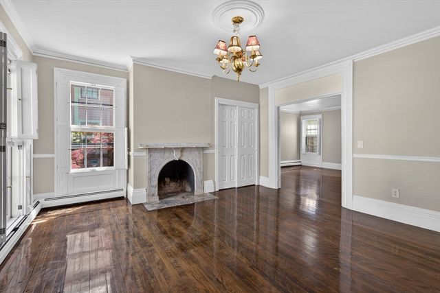 12 Crown St., Worcester, MA 01609