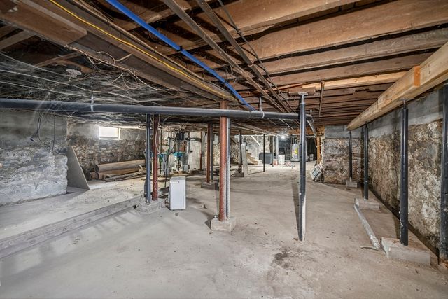 12 Crown St., Worcester, MA 01609