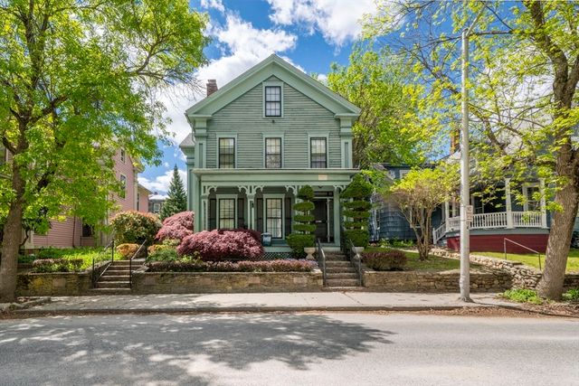 12 Crown St., Worcester, MA 01609