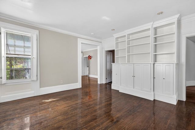 12 Crown St., Worcester, MA 01609