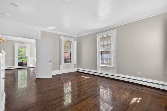 12 Crown St., Worcester, MA 01609
