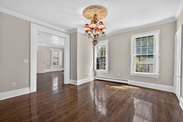 12 Crown St., Worcester, MA 01609