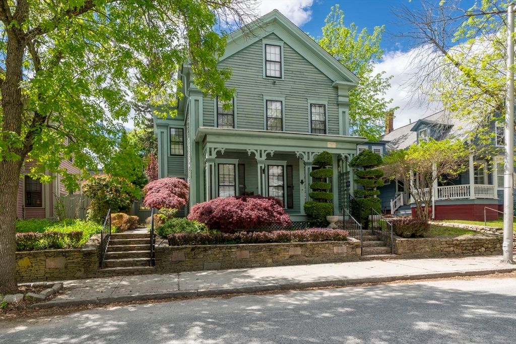 12 Crown St., Worcester, MA 01609