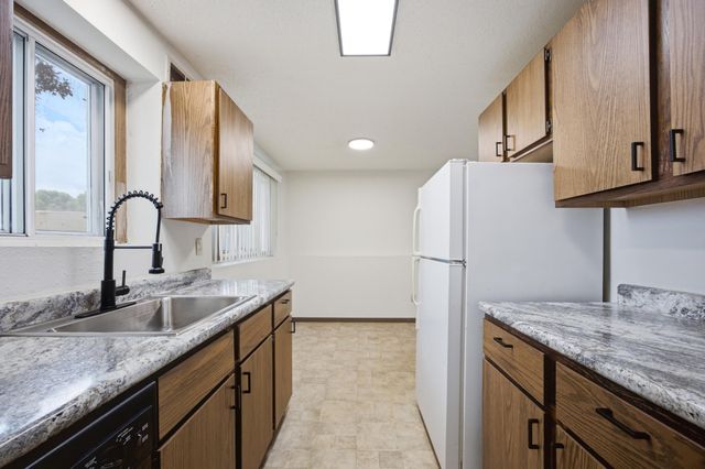 910-912 32nd Street N, Fargo, ND 58102