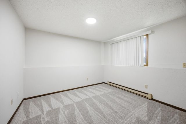 910-912 32nd Street N, Fargo, ND 58102